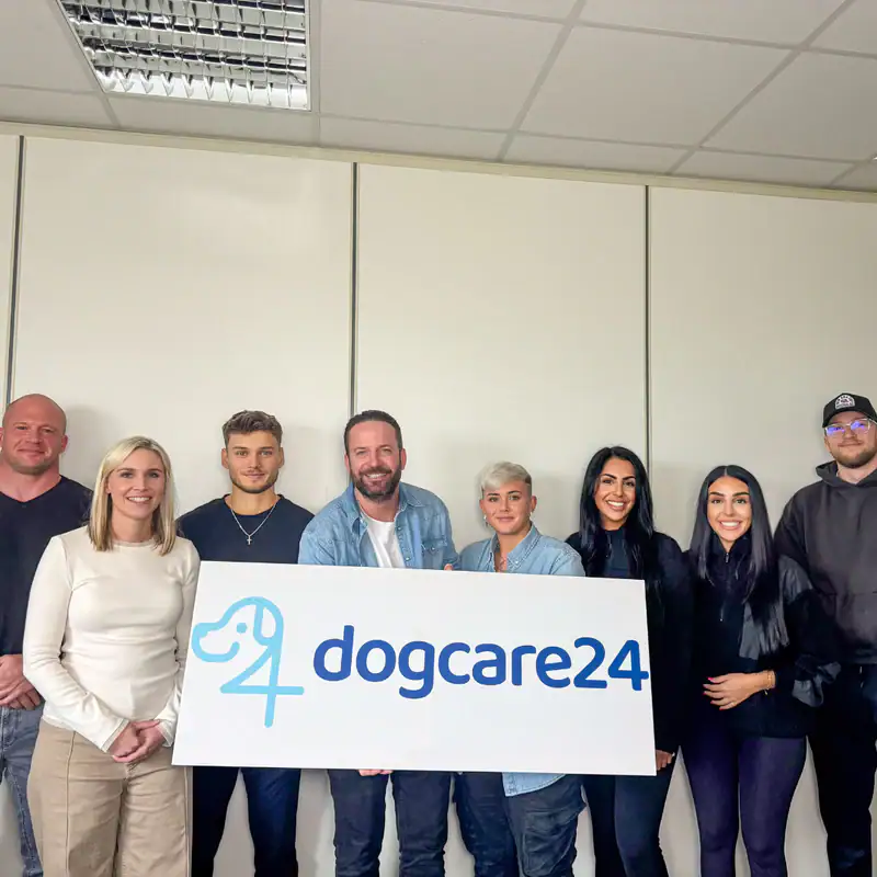 Dogcare24 Teambild Hundekrankenversicherung